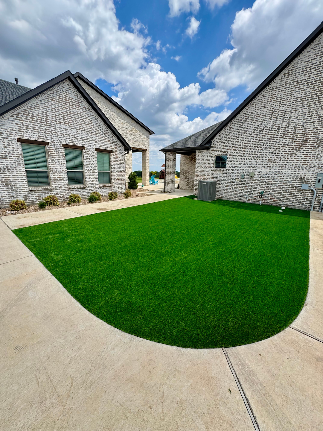 Driveway Divider Turf Installation in Celina, Texas